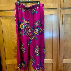 Anthropologie harem pants. EUC. Size medium.